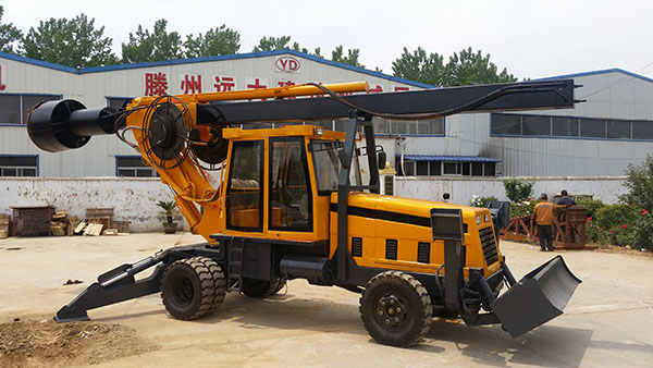 滕州蜜桃永久免费轮式旋挖钻正面图
