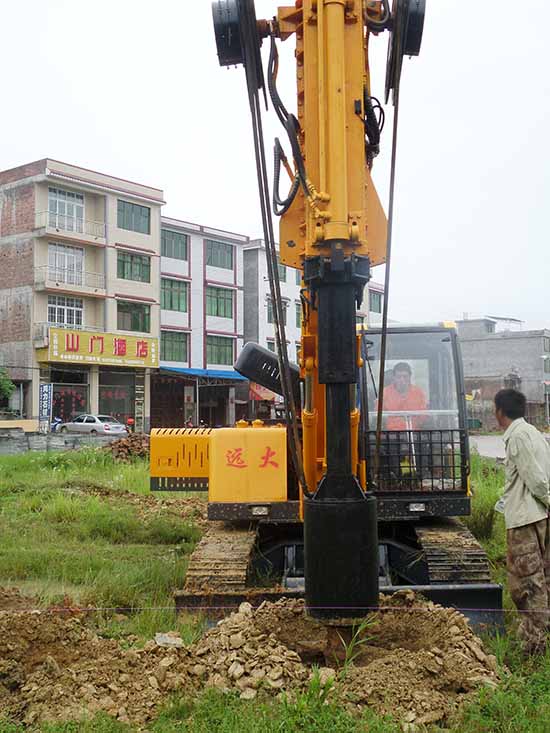 蜜桃永久免费建筑机械厂履带式蜜桃视频官网施工中